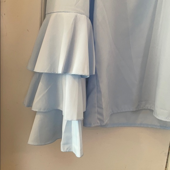 Light blue top - Picture 3 of 4